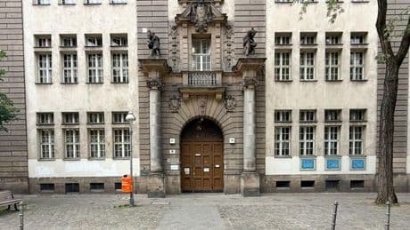 „Schwul ist ekelhaft“ – Berliner Lehrer erhebt Mobbingvorwürfe