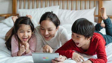 En Corea del Sur los padres están comprando a sus hijos acciones de Tesla en vez de juguetes. El capital infantil es prioridad