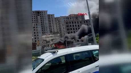 Gaziosmanpaşa'da konteynerde yangın