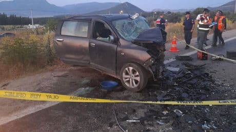 İzmir'de katliam gibi kaza! 5 ölü