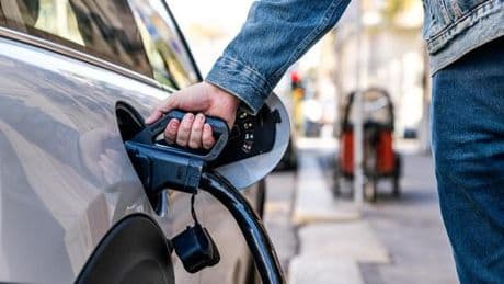 China y Europa animan el mercado del coche eléctrico: las ventas mundiales crecen un 27%, hasta los 10,7 millones