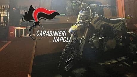 Bambino di 9 anni in sella a mini moto con cilindrata di 100 cc. Carabinieri denunciano genitori