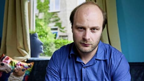 Bennie (31) stond na vakantie ineens vier ton rood, maar het bleek geen fraude: ’Rot geschrokken’