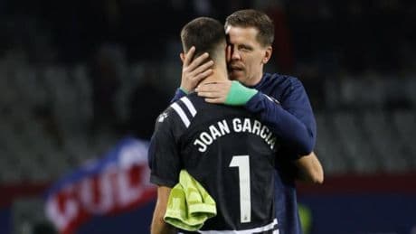 La reacción de Szczesny a un paradón de Joan Garcia