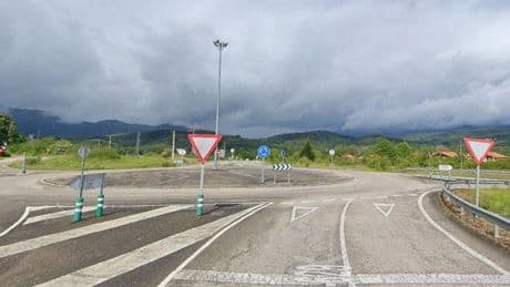 Una mujer y dos menores resultan heridos en un accidente de coche en Villasana