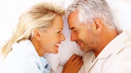 Couples who cuddle before sleep reap these health benefits, study reveals