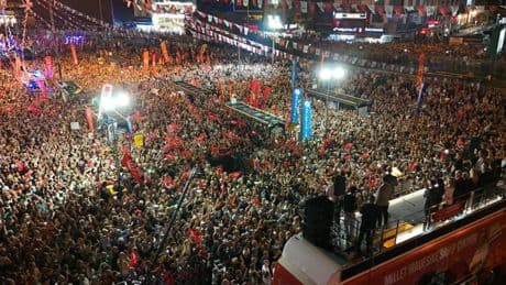 Akademisyen ve yazarlardan Özgür Özel’e destek