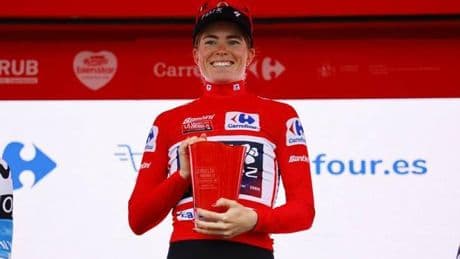 Vollering gana la Vuelta femenina como dominadora del ciclismo mundial