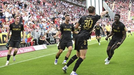 Köln 3 puanı son dakikada aldı