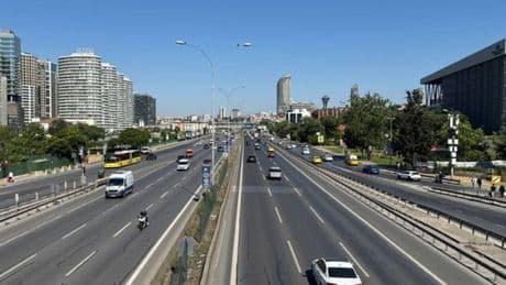 İstanbul'da trafik yoğunluğu yüzde 20!