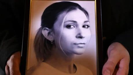 Rusia devuelve el cuerpo de una periodista ucraniana a la que arrestó en 2023: le faltan algunos órganos