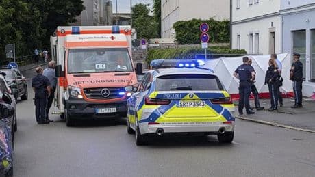 Mann fährt in Passau mit Auto in Menschengruppe – Tochter und Ehefrau unter den Opfern