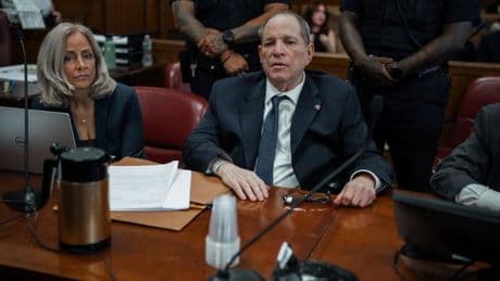Neu aufgerolltes Verfahren: Weinstein-Prozess: Geschworene beraten über Urteil