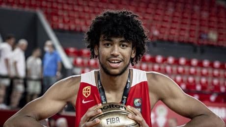 El aviso a Izan Almansa, la joya del baloncesto español que se presenta al Draft NBA: sanción por consumo de cannabis