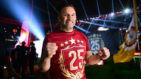 Galatasaray Teknik Direktörü Okan Buruk: "4 gün arayla 2 tane kupa kazanmak gerçekten inanılmaz bir mutluluk"