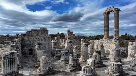 2.600 yıllık kehanet merkezi yeniden canlandı!  Aydın'daki Apollon Tapınağı ziyarete açıldı!