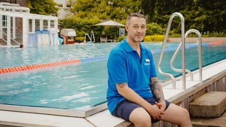 Bademeister über Eltern im Schwimmbad: »Behalten Sie Ihr Kind in Griffnähe«