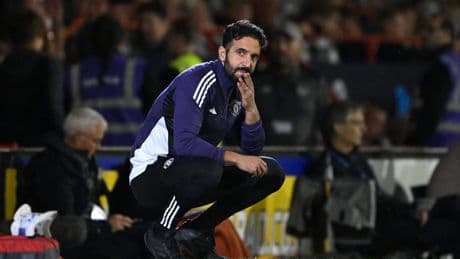 Manchester United-coach Rúben Amorim door het stof na blamage in League Cup: ’Alles ging verkeerd’