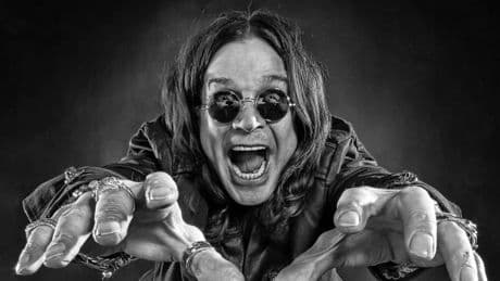 Metalicoon Ozzy Osbourne (1948–2025) keek de dood menigmaal in de ogen: ’Ik was de man aan wie ouders zo graag een hekel hadden’