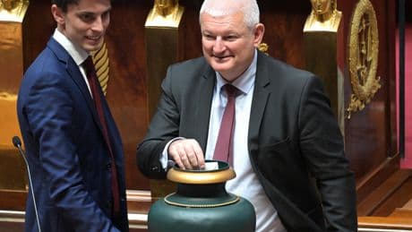 Fin de vie : les députés adoptent en commission un texte créant une «aide à mourir»