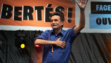 «Pour départager le bon du mauvais journaliste, vive la charte de Saint Edwy Plenel !»