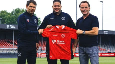 Transferzomer 2025: Ten Hag ziet topscorer verlengen, Boukhari in technische staf Almere City