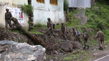 Trump anuncia un alto el fuego &quot;total e inmediato&quot; entre India y Pakistán, que deja casi 100 muertos