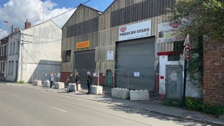 "On nous a mis dehors": un garage automobile de Marly ferme subitement ses portes pour risque d'effondrement