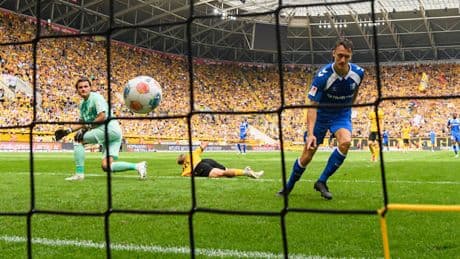 Magdeburgs Kaars „klaut“ seinem Team ein Tor – Zum Sieg reicht es dennoch