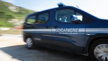 Isère: un homme tue un sexagénaire avant de se suicider devant son épouse en plein cours de yoga