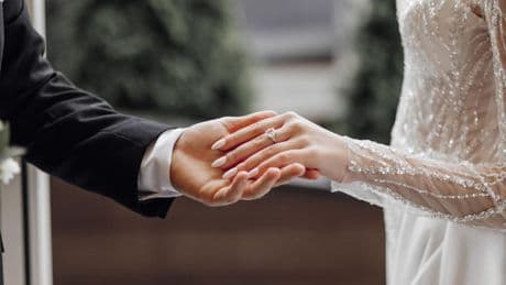 2 ‘Marriage Myths’ That Keep You Unhappy — According To A Psychologist