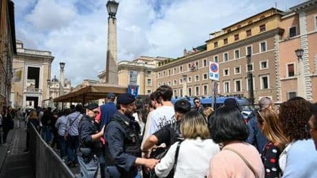 Giubileo, da mascherine a preservativi, da Oms, Ecdc e Iss i consigli di salute per i pellegrini