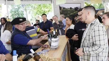 El Arenal se convierte en una bodega abierta en el Txin Txin Fest