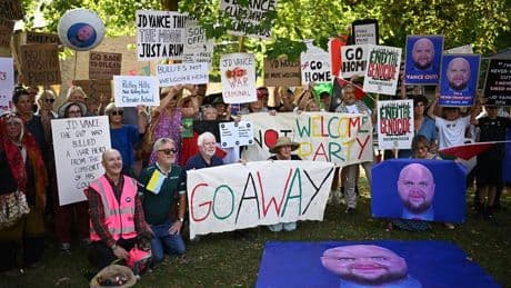 Südwestengland: "Dance against Vance": Dorf protestiert gegen Urlaub von US-Vizepräsident
