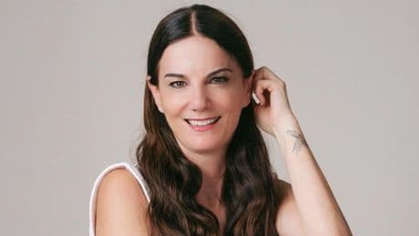 Así es Miren Zubiaguirre, la diseñadora que conquistó a la reina Letizia y a Gala González con sus bolsos