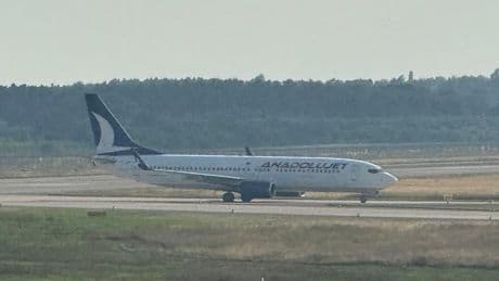 Schreck für 164 Passagiere - Piloten lösen Alarm bei Landeanflug auf BER aus