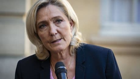Proportionnelle, fin de vie : Marine Le Pen face au silence des siens