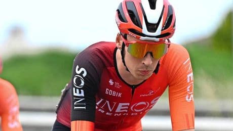 Geschiedenis herhaalt zich voor Thymen Arensman: tik voor Nederlander in eerste etappe Giro d’Italia