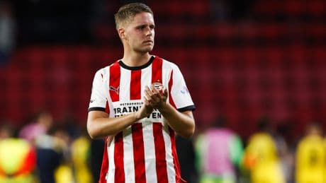 Joey Veerman begrijpt weinig van belabberde start PSV in Champions League: ’Dat moet iedereen voor zichzelf kunnen bepalen’
