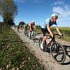 Qu'est-ce que le gravel, discipline choisie avec succès par Romain Bardet, Pauline Ferrand-Prévôt ou Mathieu van der Poel ?