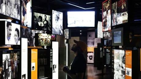 Trumps Angriff auf das Smithsonian-Museum: »Die Regierung versucht, die Geschichte zu vereinfachen und auf triumphale Aspekte zu reduzieren«