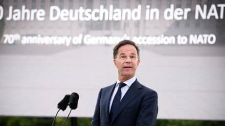 „Wir brauchen Ihre Führungsrolle“, bittet Rutte Merz