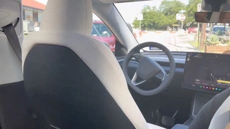 Tesla'nın sürücüsüz taksi uygulaması Teksas'ta başladı