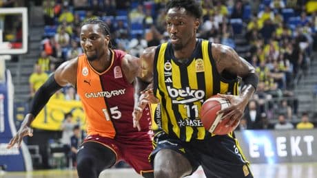 Basketbolda derbiyi Fenerbahçe kazandı