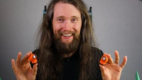 Über drei Millionen schauen auf YouTube zu - ER macht Knete mit Knete!