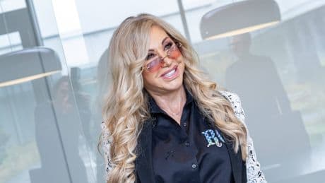 Carmen Geiss zeigt sich mit XXL-Dekolleté  – Fans reagieren wild
