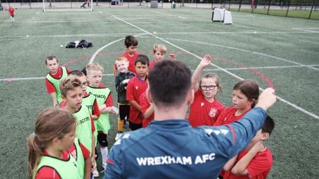 Welsh celeb soccer club Wrexham chooses LI town for its first US youth camp: ‘That could be me’