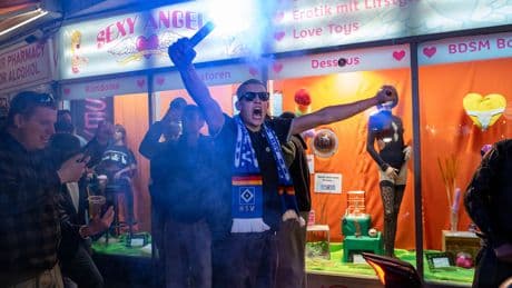 Aufstieg perfekt - Die Reeperbahn im HSV-Rausch