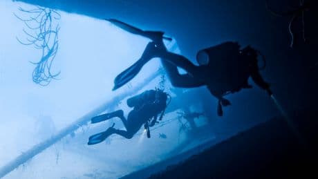 Les archéologues sont lancés dans une course contre la montre pour explorer le HMS Northumberland, cet ancien navire de guerre britannique