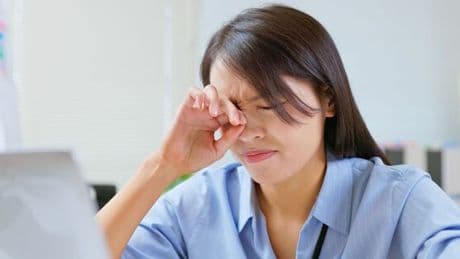 High cholesterol symptom that 'almost always' appears in just one eye
